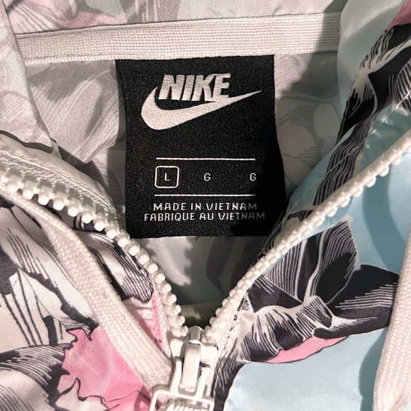 NIKE - Cropped Windrunner w/ Floral - Picture 6 of 6